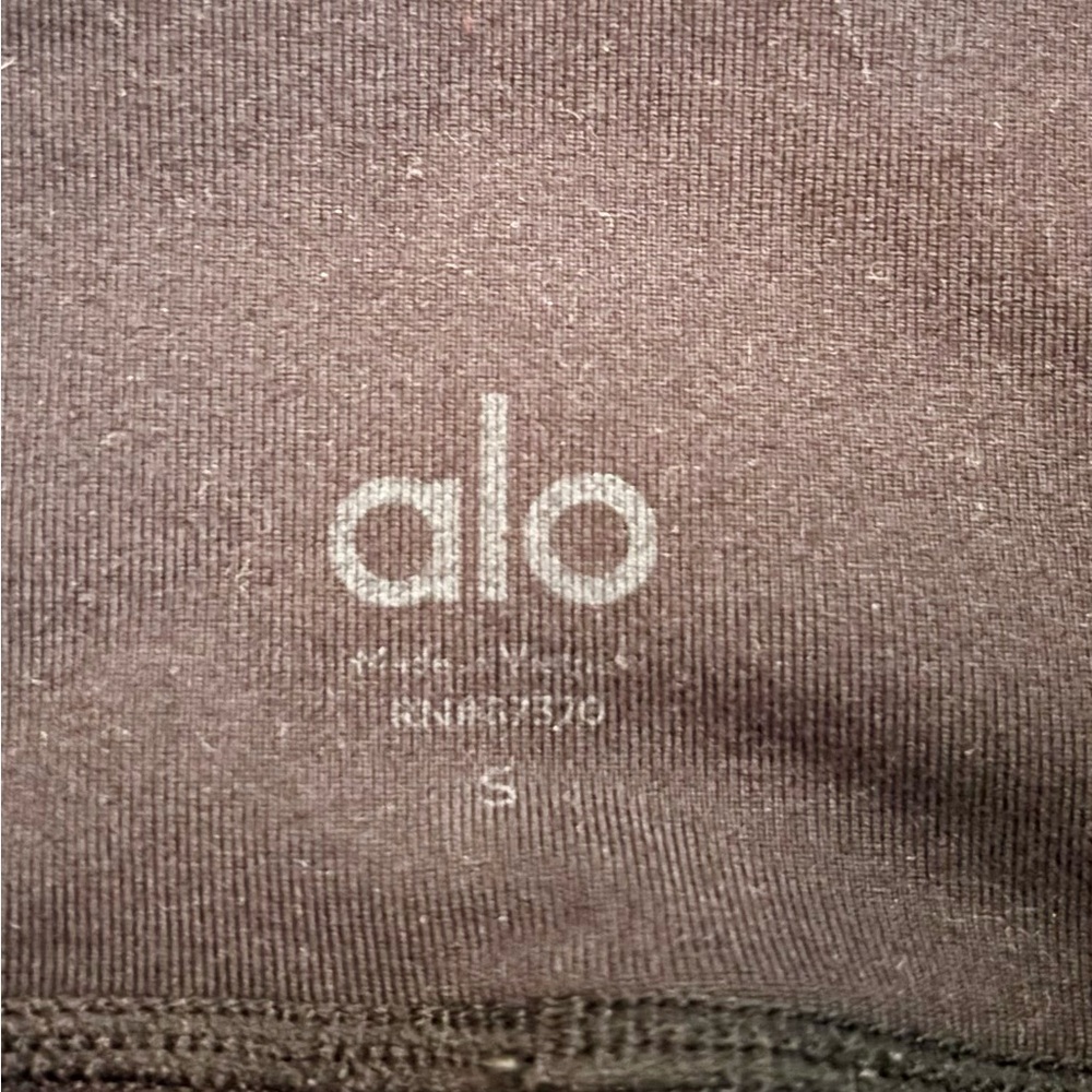 ALO Yoga Black Cargo Pocket Leggings - Small - Picture 2 of 10